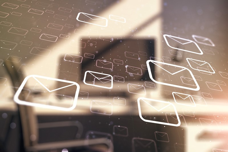 Doorsturen zakelijke mails naar privé-mailadres kost werknemer zijn baan