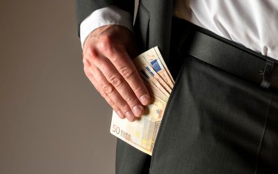 Geld stelen van werkgever is reden voor ontslag op staande voet